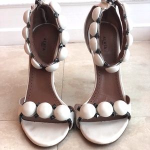 ALAÏA Bombe 90 studded white leather sandals